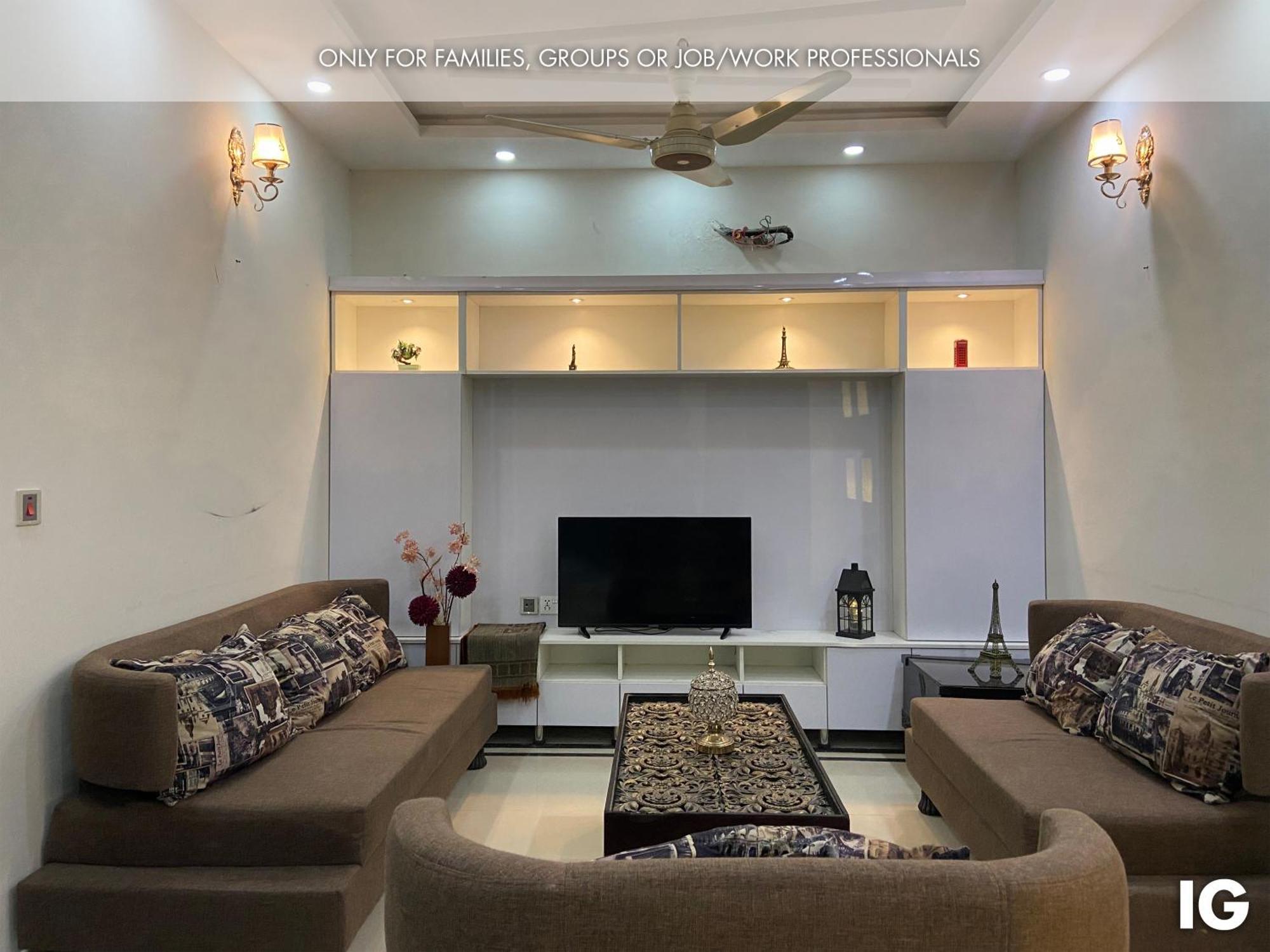 3 Bedroom Furnished Holiday Home Near Valencia Town, Lake City & Ring Road Lahore Ngoại thất bức ảnh