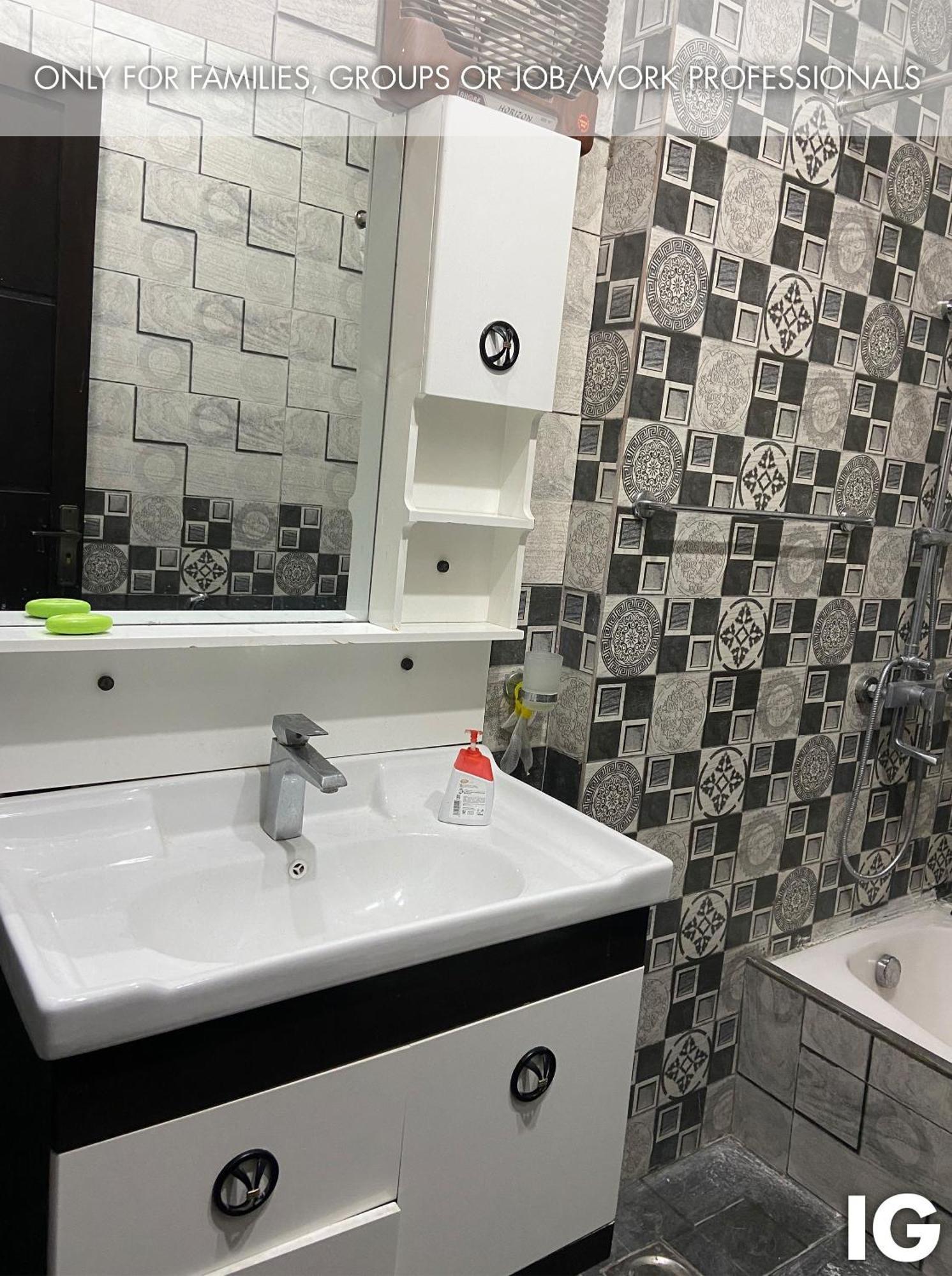 3 Bedroom Furnished Holiday Home Near Valencia Town, Lake City & Ring Road Lahore Ngoại thất bức ảnh